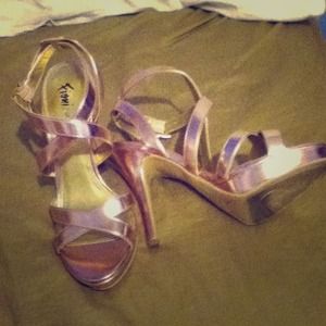 Metallic pink heels!!!
