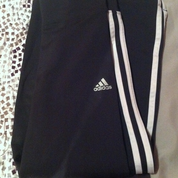 Adidas capri comfy climate pants