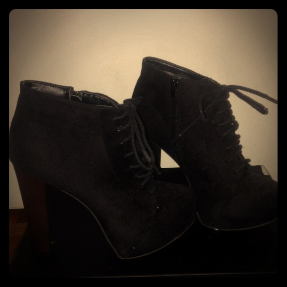 Black bootie size 8