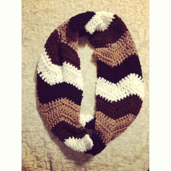 Crochet chevron scarf❗PAYPAL $18❗