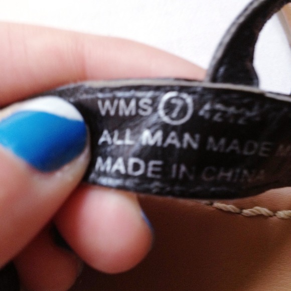 ✖️UNAVAILABLE✖️ Black Leather Strap Sandals - Picture 2 of 3