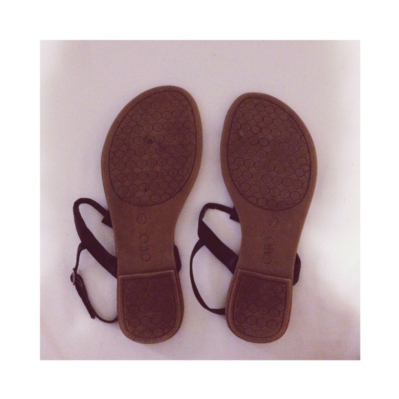 ✖️UNAVAILABLE✖️ Black Leather Strap Sandals - Picture 3 of 3