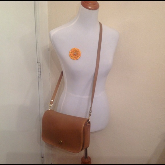 Hunters Club Leather Shoulderbag - Picture 2 of 2