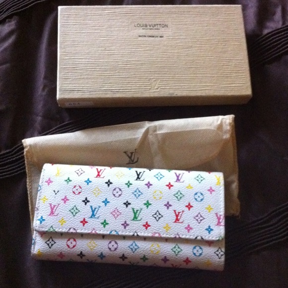 LV wallet...