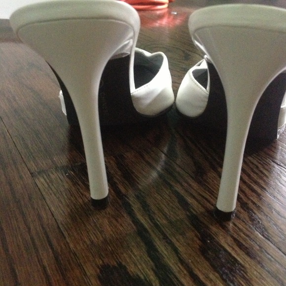 High heels - Picture 3 of 4