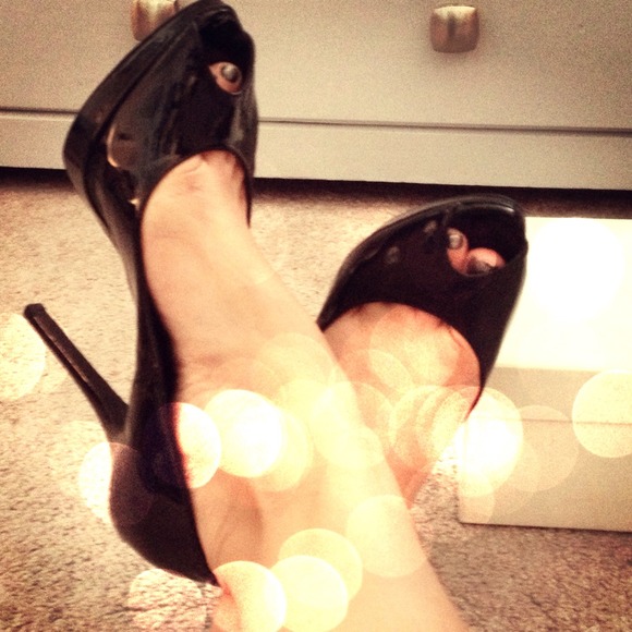 💎 Dior Patent Pumps 💎