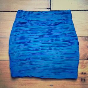 A wavy blue pencil skirt