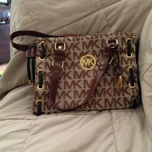 Khaki micheal kors inspired. Purse