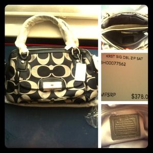 Brand new authentic Coach purse with double zipper