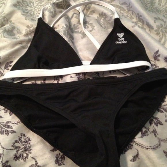 Sold!! TYR bikini M/L