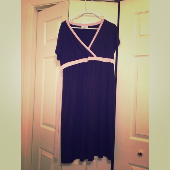 ❌SOLD IN BUNDLE❌ Black & pink maternity dress