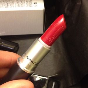 Sold!! Limited edition Mac riri woo!!!