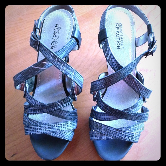 Reduced "Peep Train" heels- black and grey