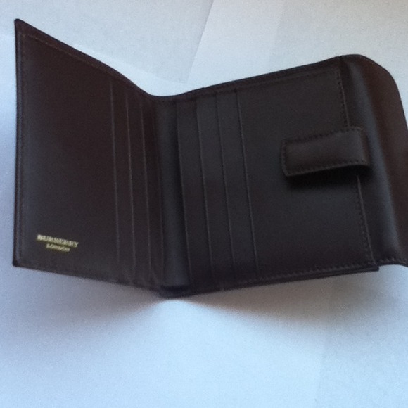 Burberry Wallet With Coin Purse*Must Have - Picture 2 of 3