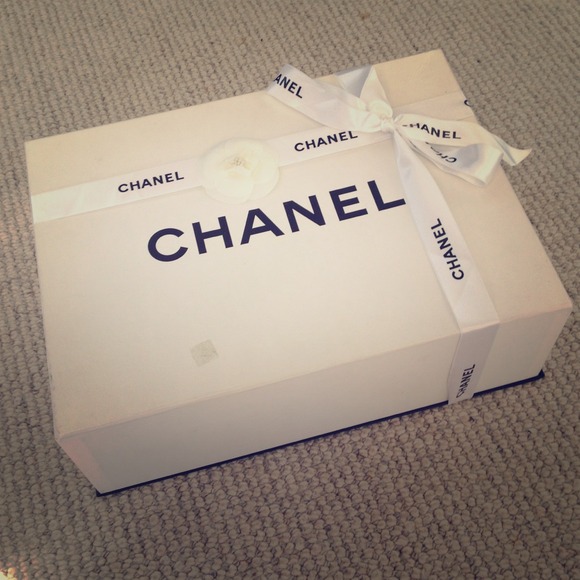 Chanel box