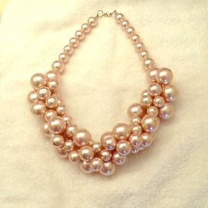 Chunky pearl necklace.