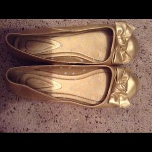 🔴🔴🔴TRADED!!!Gold bowed flats!🔴🔴🔴