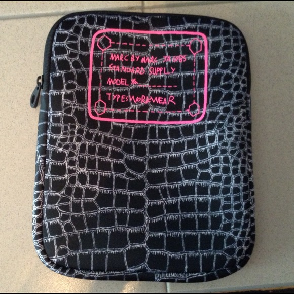 AUTHENTIC MARC BY MARC JACOBS IPAD SLEEVE CASE