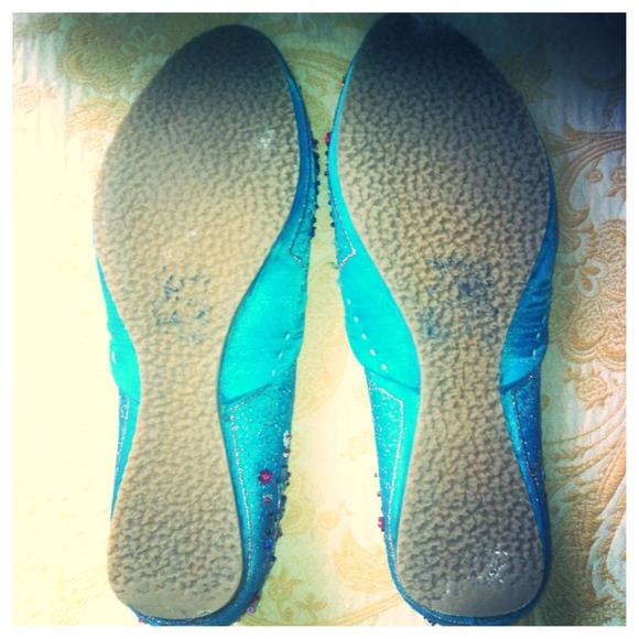 💢SOLD💢 in BUNDLE! Adorable Beaded Flats!! - Picture 4 of 4