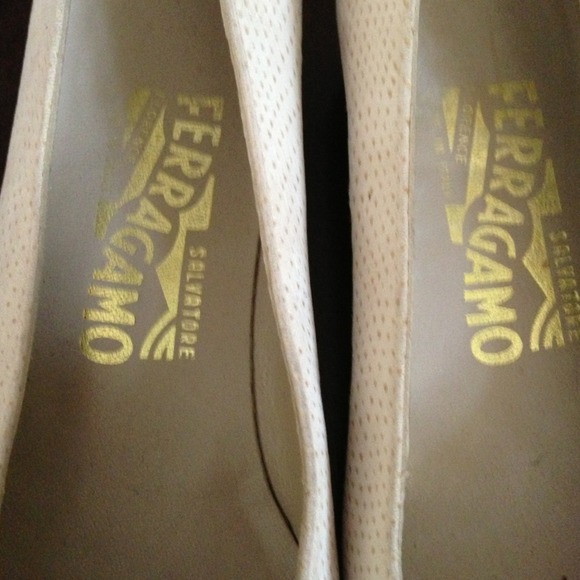 SOLD🎉🎉🎉🎉🎉🎉🎉🎉🎉Salvatore Ferragamo Italian - Picture 3 of 4