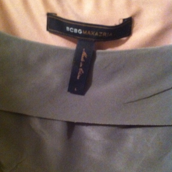 Bcbg Max Azria silk ruffle dress. Size L. - Picture 4 of 4