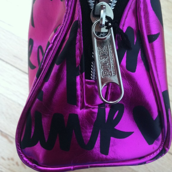 SOLD Victoria Secret Pink Make up Bag NWT - Picture 3 of 3