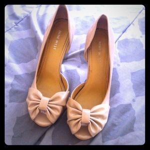 Nine West nude heels