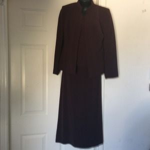 Three Piece Kasper skirt Suit ( Bin 3-047)