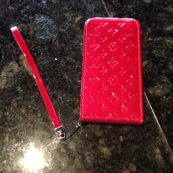 Louis Vuitton Accessories - iPhone 4/4S leather case