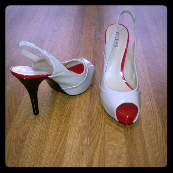 Reduced!!  Guess slingback platform heel