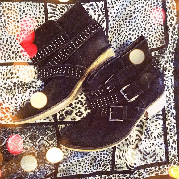 🎀SOLD🎀Rocker Chick Black Ankle Booties