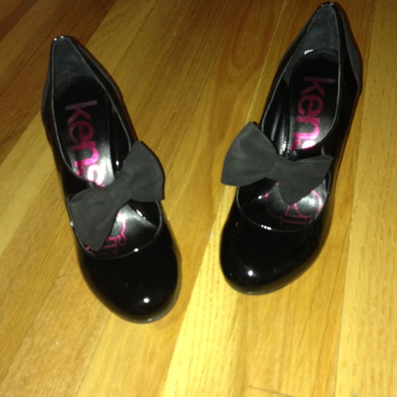 Black Kensie Girl Booties - Picture 2 of 3