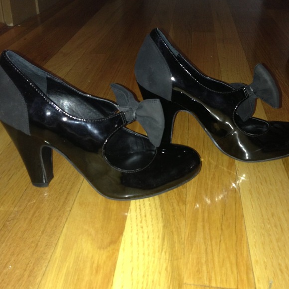 Black Kensie Girl Booties - Picture 3 of 3