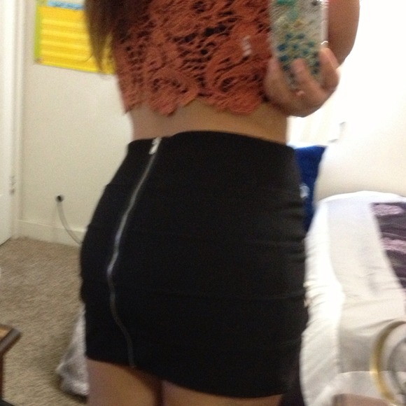 ⛔SOLD⛔TRADEDblack bodycon high waisted skirt! - Picture 3 of 5