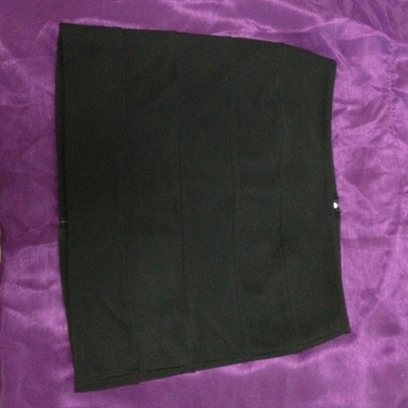 ⛔SOLD⛔TRADEDblack bodycon high waisted skirt! - Picture 5 of 5