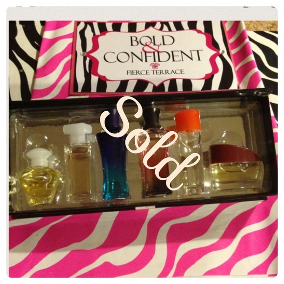 Mary Kay Miniature Fragrance Collection - Picture 1 of 3