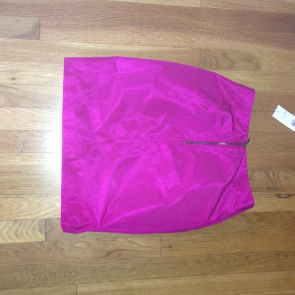 Hot pink high waist skirt - Picture 2 of 2