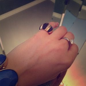 A beautiful ring gold with brown stone!