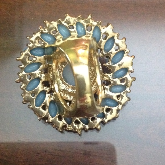 Gold ring - Picture 3 of 4