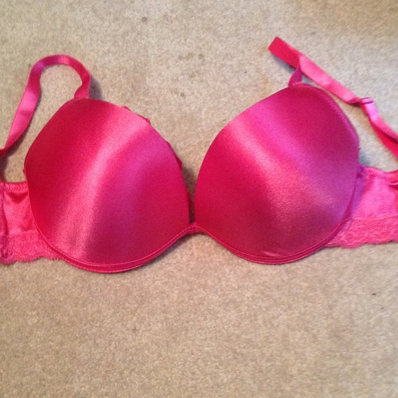 Frederick's of Hollywood, Hot Pink Bra, NWOT, 32DD