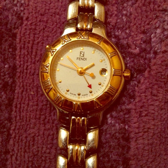 ⬇Vintage FENDI watch!!!! 🌟Authentic🌟