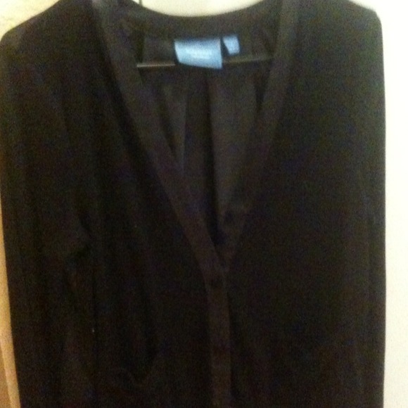 Hardly worn black Vera Wang cardigan!!