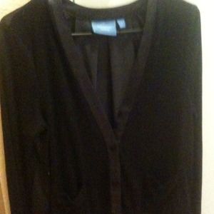 Hardly worn black Vera Wang cardigan!!