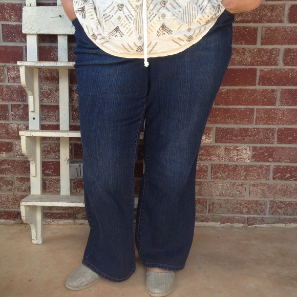 Pants, jeans, flats and jewelry