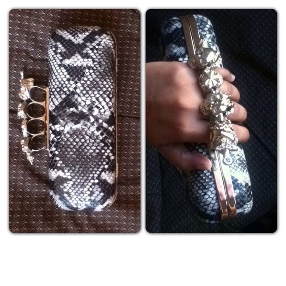 Knuckle skull clutch
