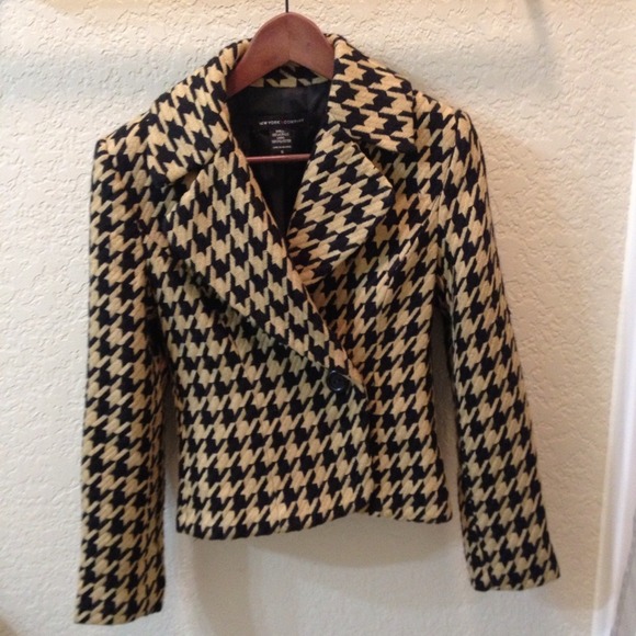 Great deal! Women's size 6 jacket