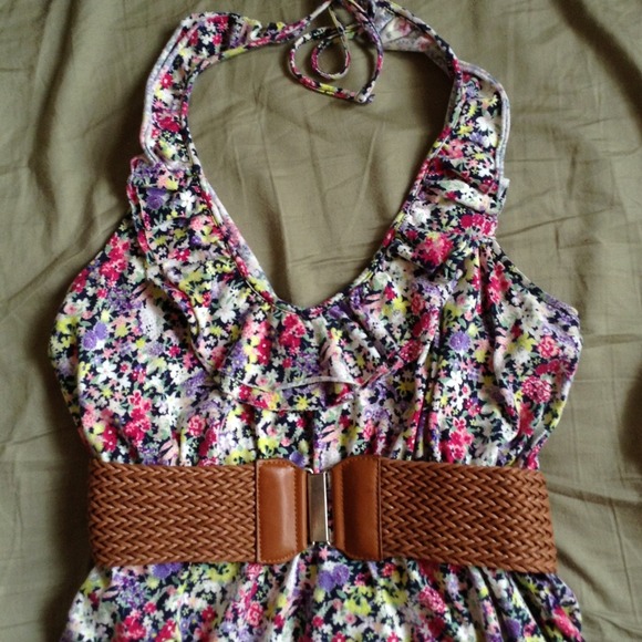 SOLD Express Floral Ruffle Halter - Picture 2 of 4