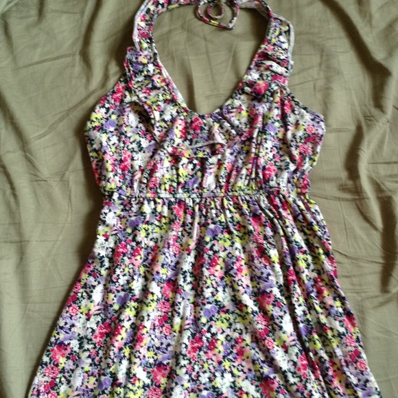 SOLD Express Floral Ruffle Halter - Picture 3 of 4