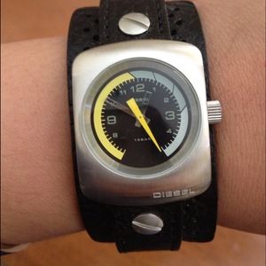 ⬇JUST REDUCED⬇Diesel leather watch