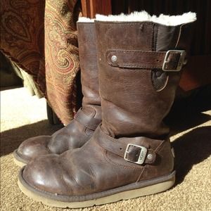 UGG buckle boot
